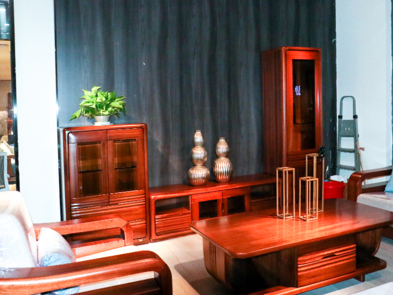 山東實木家具的側重點