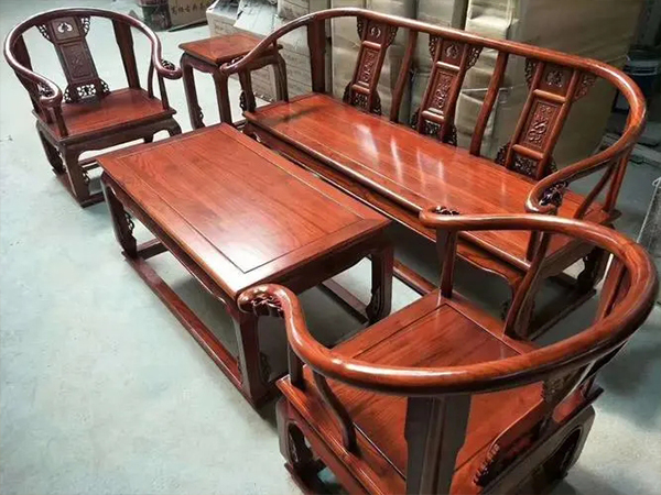 實木家具廠家的藝術：傳統工藝與現代設計結合