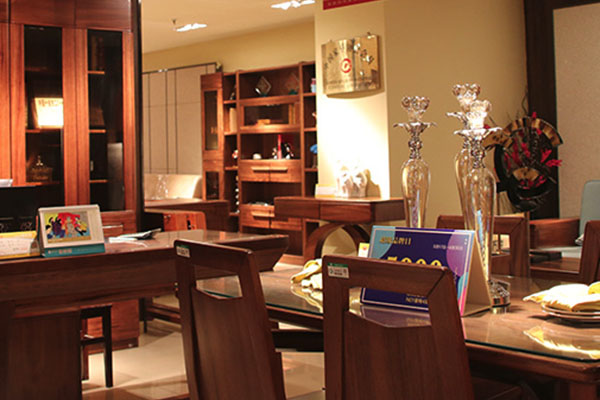 實(shí)木餐桌椅