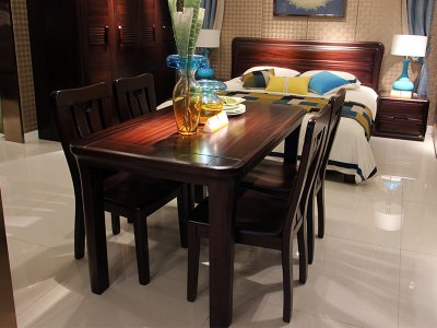 實木餐桌
